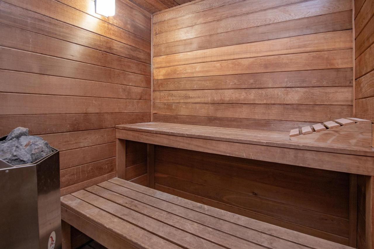 Fitzsimmons C - Private Sauna, Located In The Heart Of Whistler Village Exterior photo